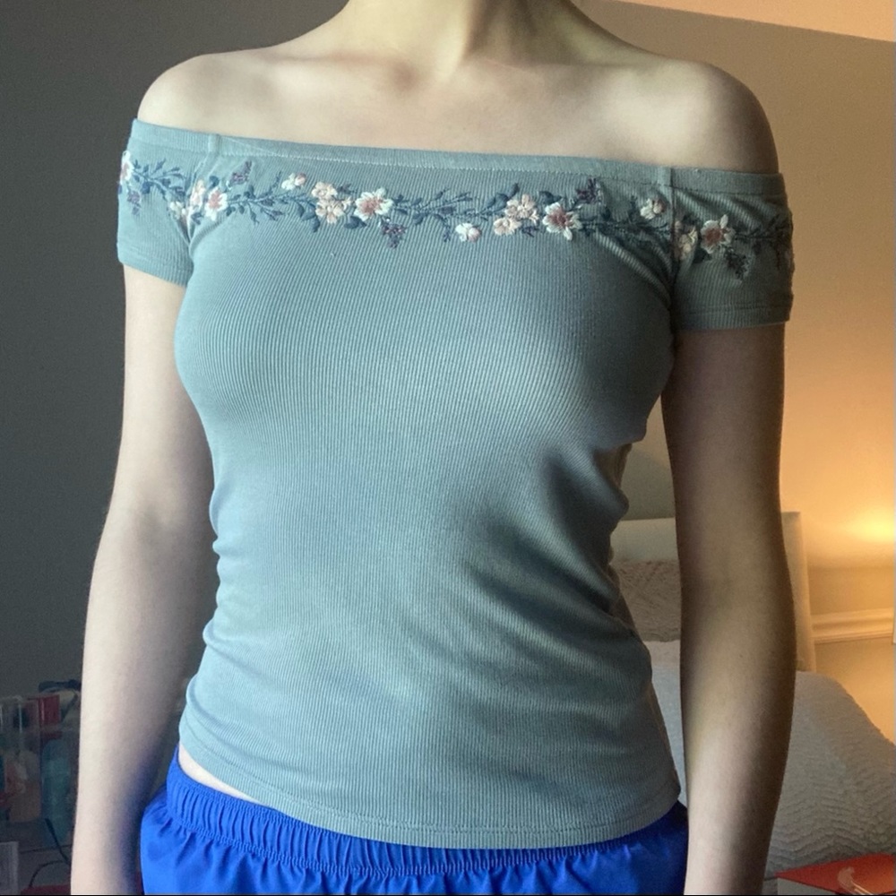 American Eagle Ribbed “Soft & Sexy” Off-The-Shoulder Top (Size XS)